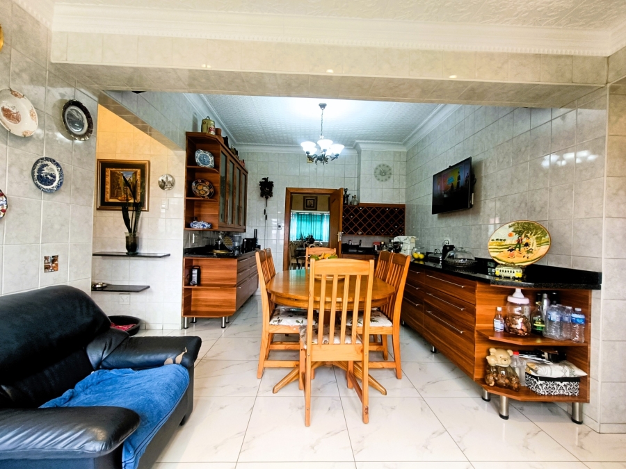 5 Bedroom Property for Sale in The Hill Gauteng