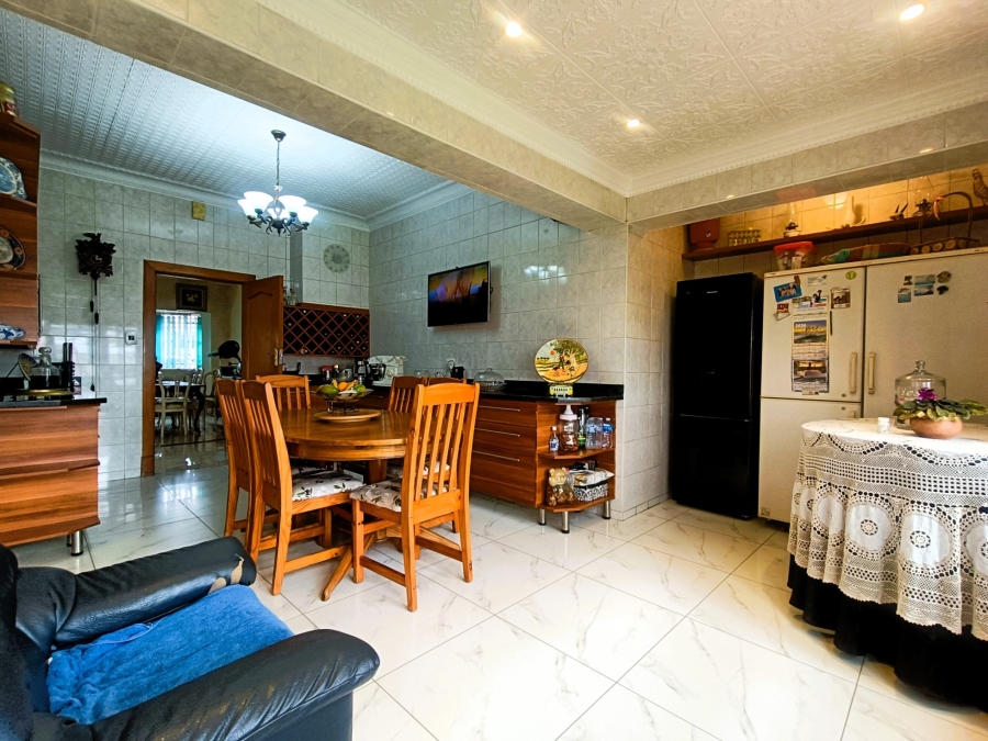 5 Bedroom Property for Sale in The Hill Gauteng