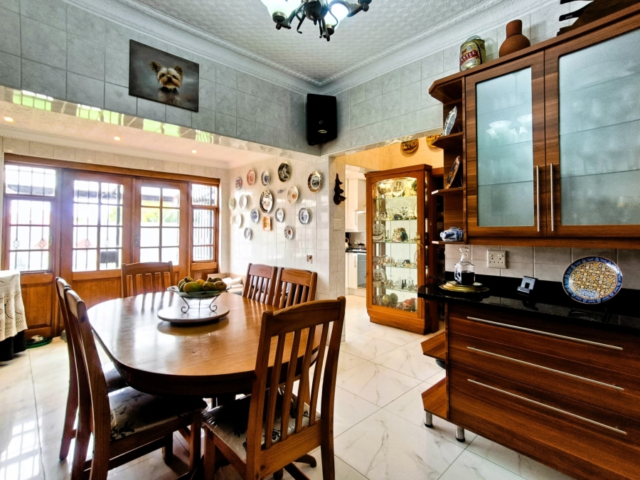 5 Bedroom Property for Sale in The Hill Gauteng