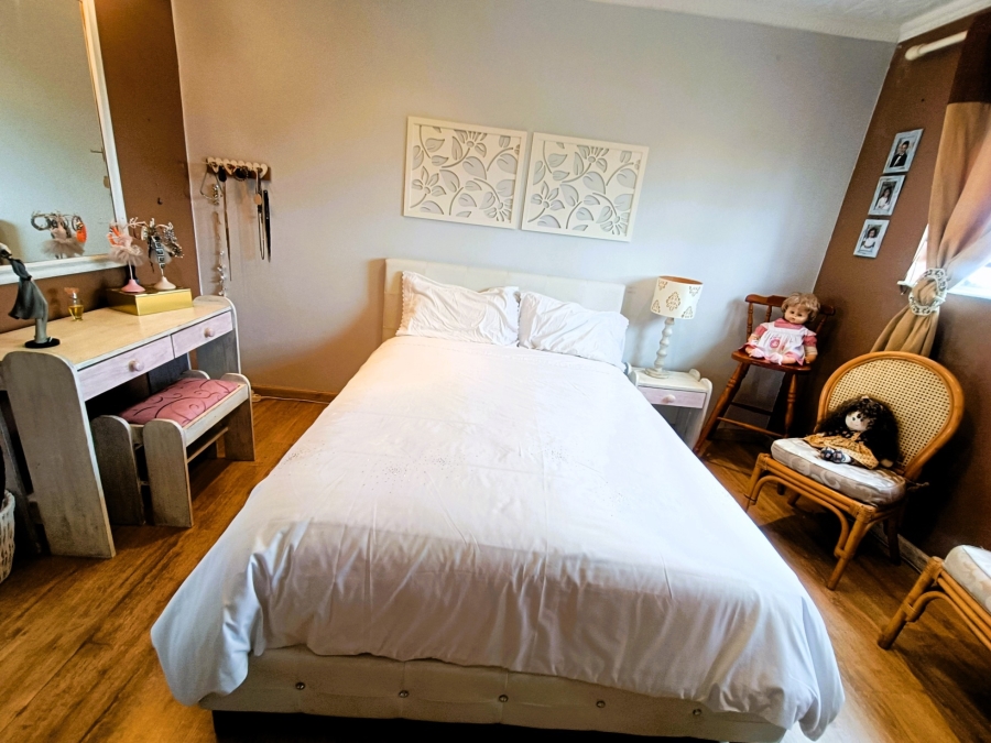 5 Bedroom Property for Sale in The Hill Gauteng