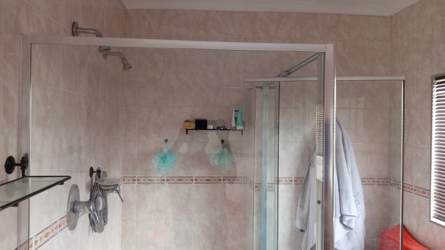 3 Bedroom Property for Sale in Crystal Park Gauteng