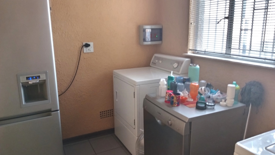 3 Bedroom Property for Sale in Crystal Park Gauteng