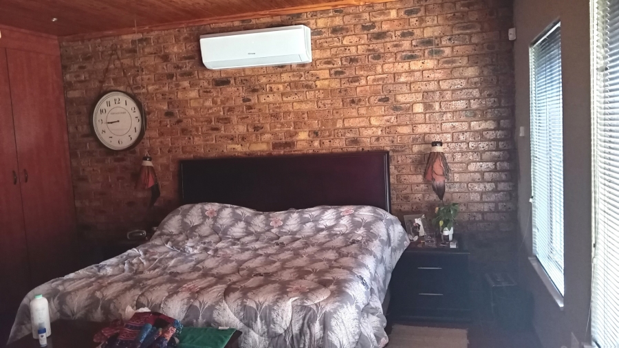 3 Bedroom Property for Sale in Crystal Park Gauteng
