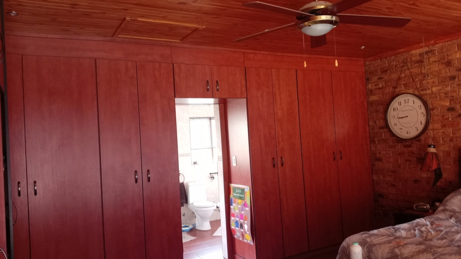3 Bedroom Property for Sale in Crystal Park Gauteng