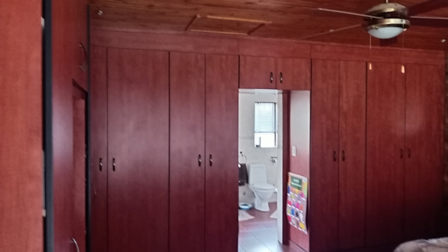 3 Bedroom Property for Sale in Crystal Park Gauteng