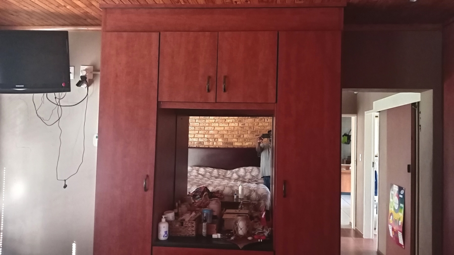3 Bedroom Property for Sale in Crystal Park Gauteng