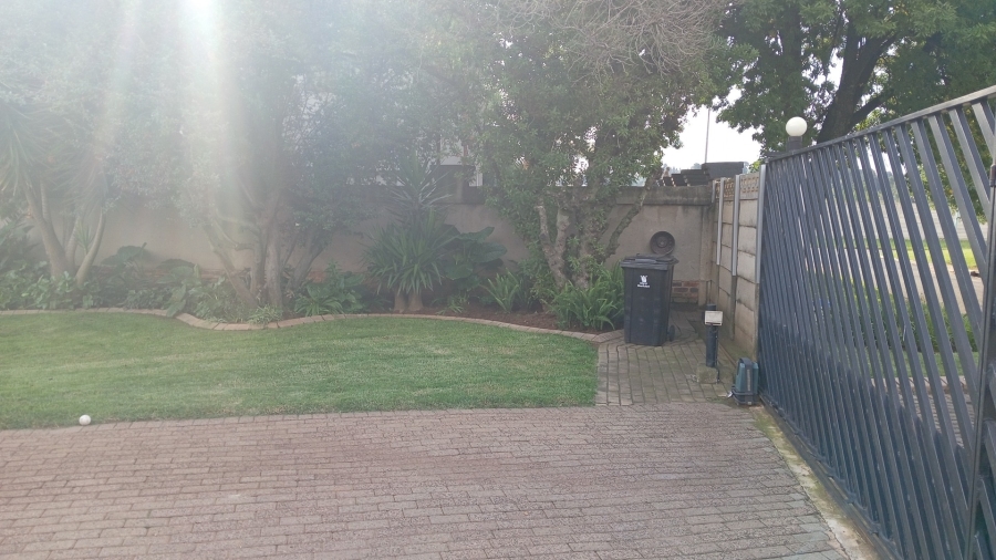 3 Bedroom Property for Sale in Crystal Park Gauteng