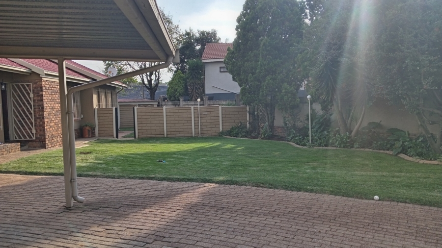 3 Bedroom Property for Sale in Crystal Park Gauteng