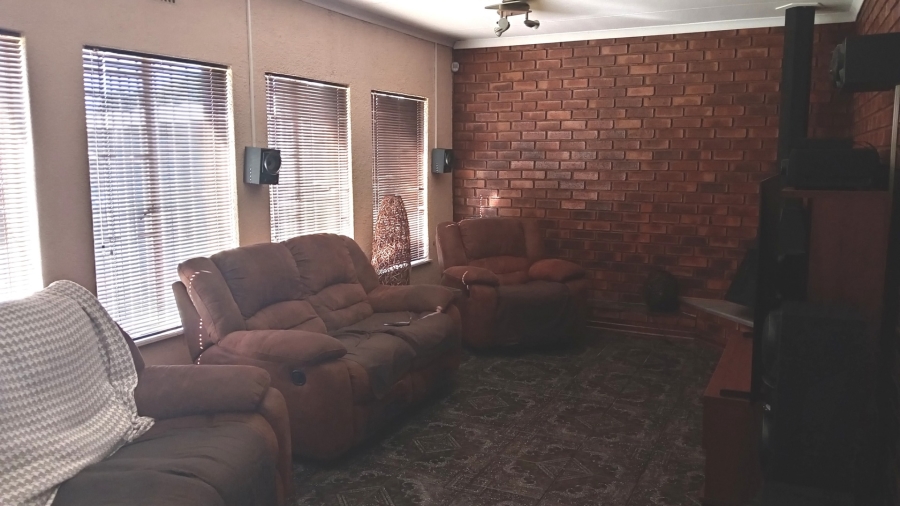 3 Bedroom Property for Sale in Crystal Park Gauteng