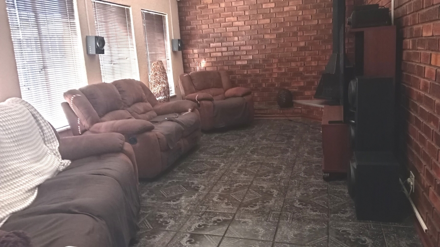 3 Bedroom Property for Sale in Crystal Park Gauteng