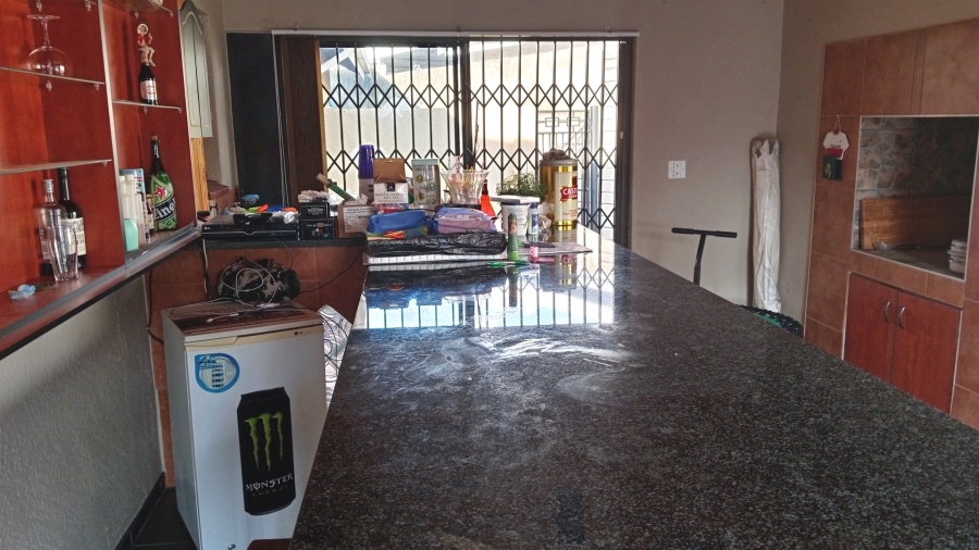 3 Bedroom Property for Sale in Crystal Park Gauteng