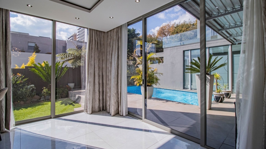 To Let 4 Bedroom Property for Rent in Hyde Park Gauteng