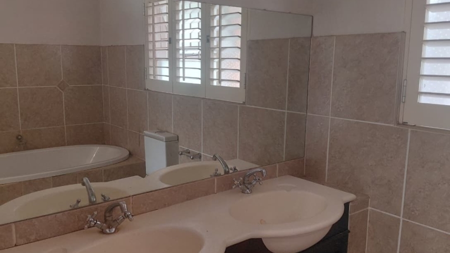 4 Bedroom Property for Sale in Kliprivier Gauteng