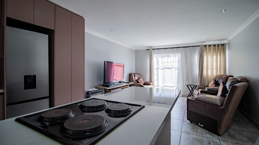 3 Bedroom Property for Sale in Ravenswood Gauteng