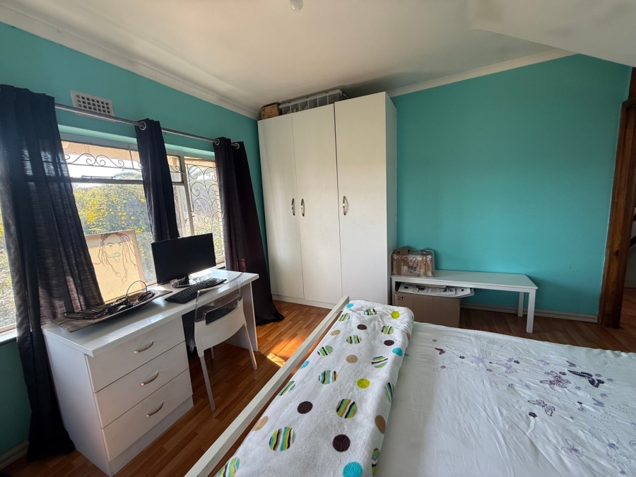 4 Bedroom Property for Sale in Mondeor Gauteng