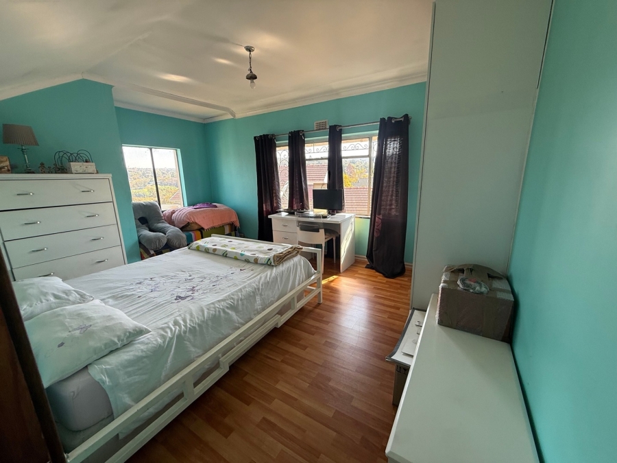 4 Bedroom Property for Sale in Mondeor Gauteng