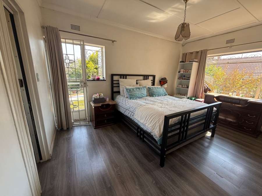 4 Bedroom Property for Sale in Mondeor Gauteng