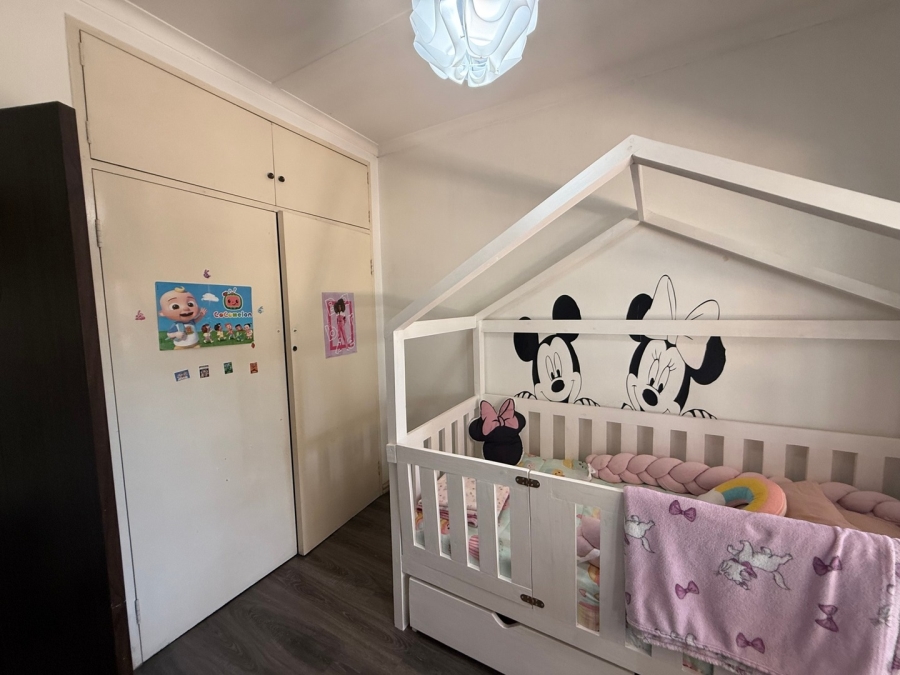 4 Bedroom Property for Sale in Mondeor Gauteng