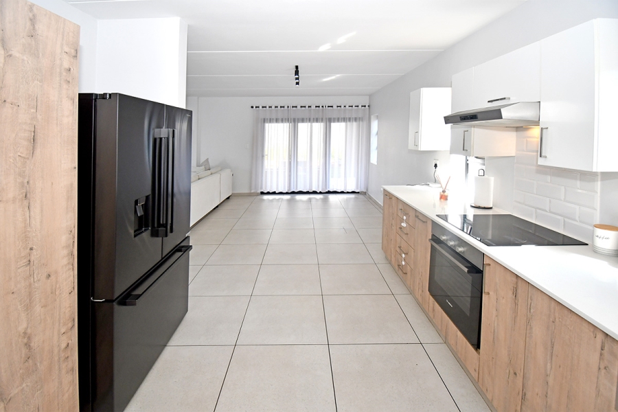 4 Bedroom Property for Sale in Broadacres Gauteng