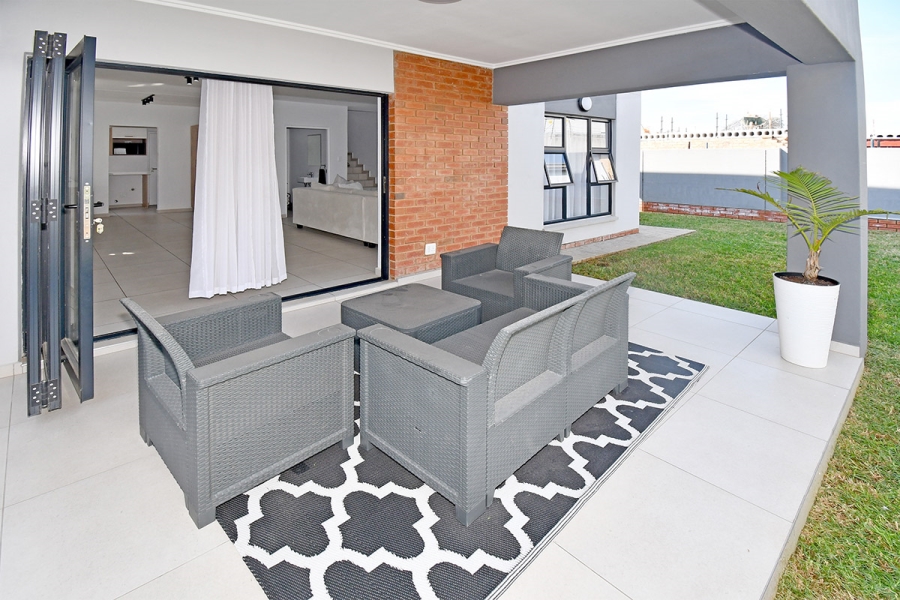 4 Bedroom Property for Sale in Broadacres Gauteng