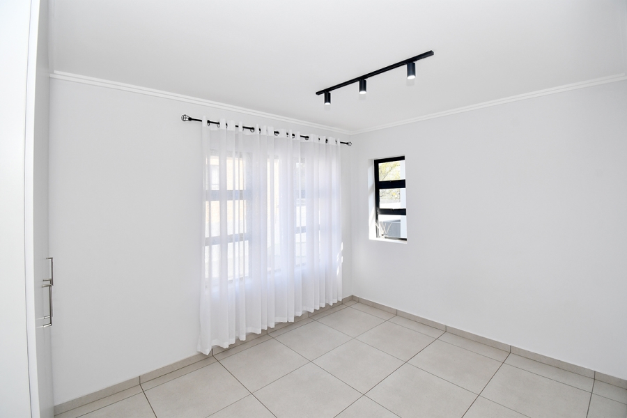 4 Bedroom Property for Sale in Broadacres Gauteng