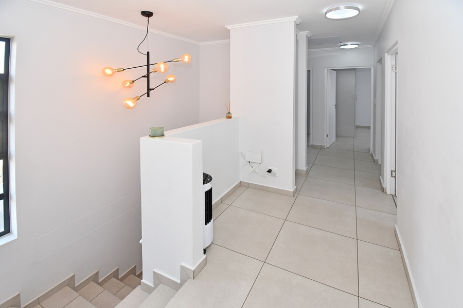 4 Bedroom Property for Sale in Broadacres Gauteng