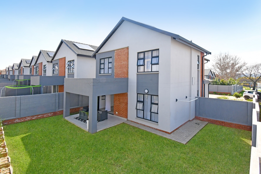 4 Bedroom Property for Sale in Broadacres Gauteng