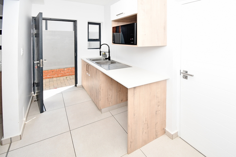 4 Bedroom Property for Sale in Broadacres Gauteng