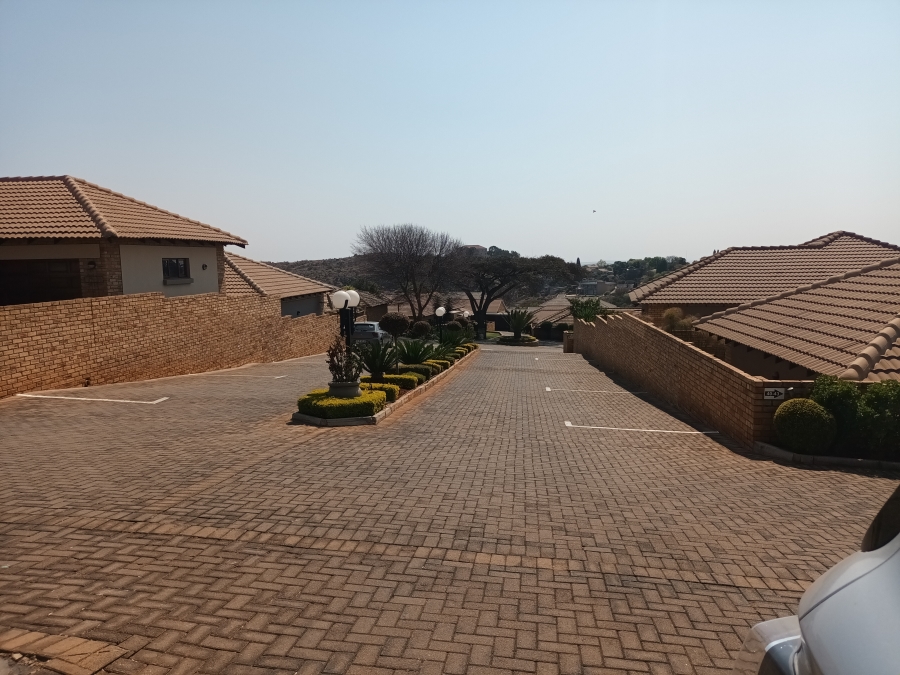 To Let 3 Bedroom Property for Rent in Chancliff A H Gauteng
