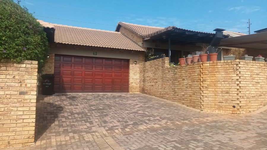 To Let 3 Bedroom Property for Rent in Chancliff A H Gauteng