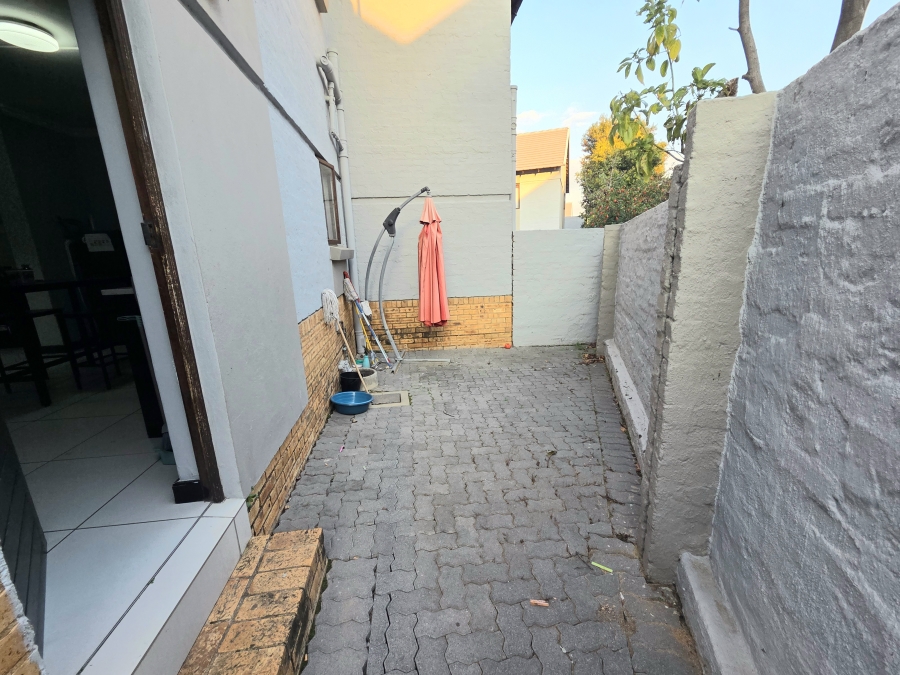 2 Bedroom Property for Sale in Halfway Gardens Gauteng
