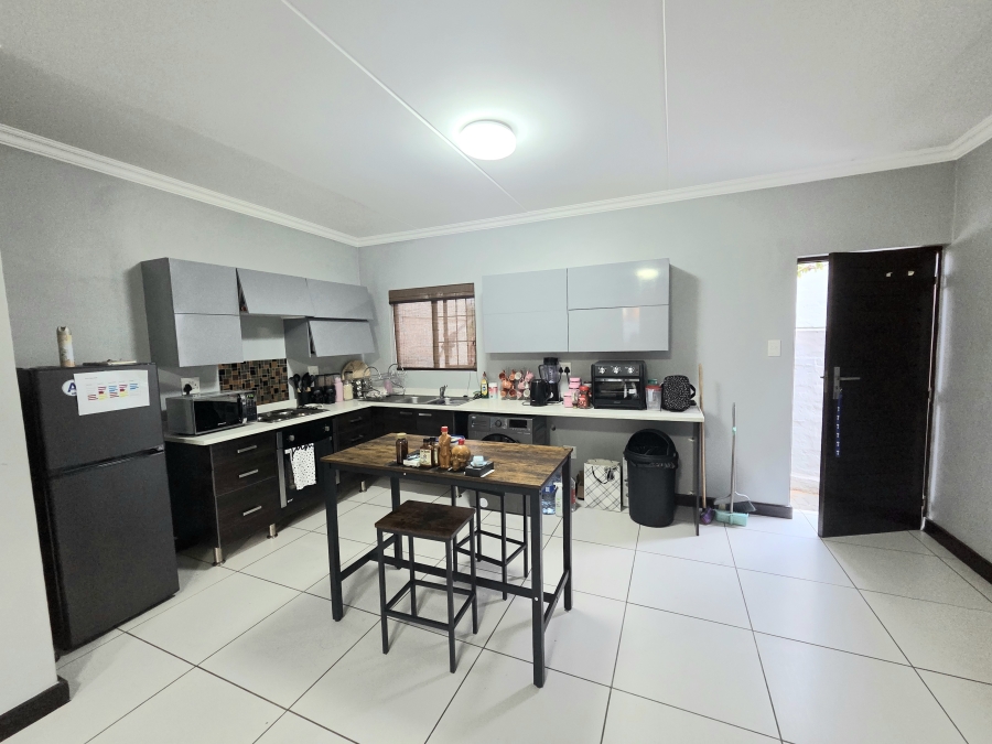 2 Bedroom Property for Sale in Halfway Gardens Gauteng