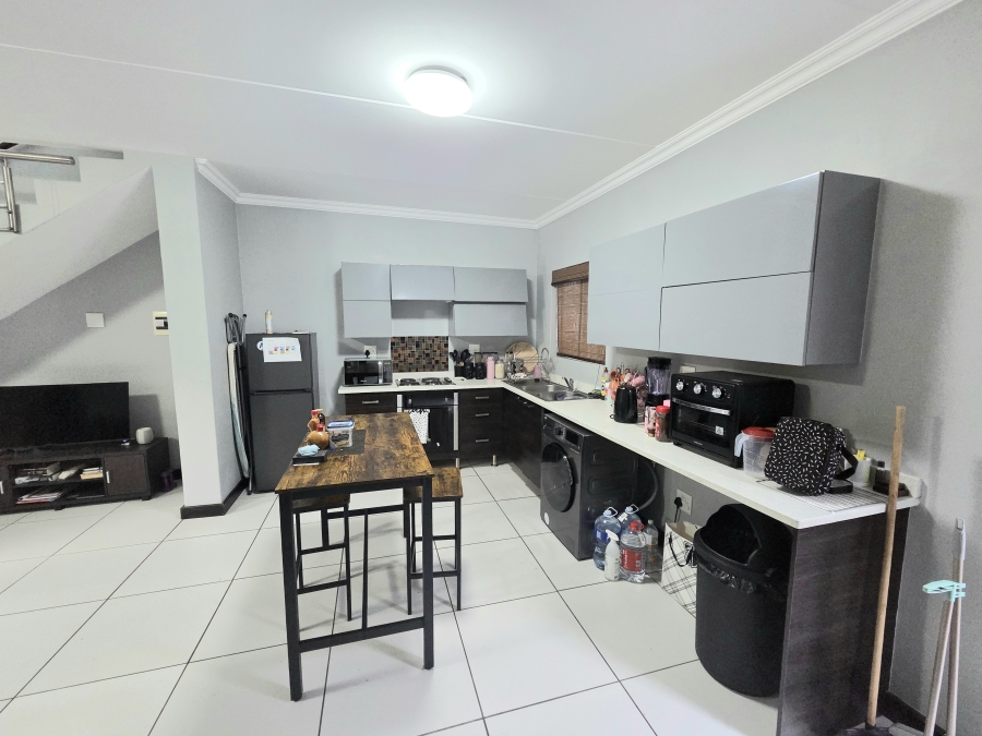 2 Bedroom Property for Sale in Halfway Gardens Gauteng