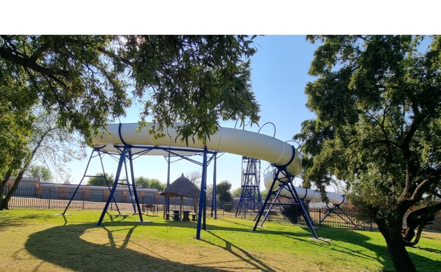 To Let 4 Bedroom Property for Rent in Misty Bay Gauteng