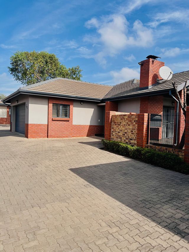 3 Bedroom Property for Sale in Equestria Gauteng