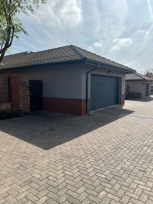 3 Bedroom Property for Sale in Equestria Gauteng