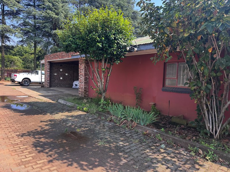 4 Bedroom Property for Sale in Unitas Park Gauteng