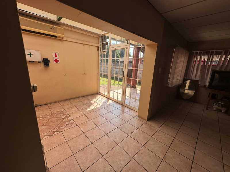 4 Bedroom Property for Sale in Unitas Park Gauteng