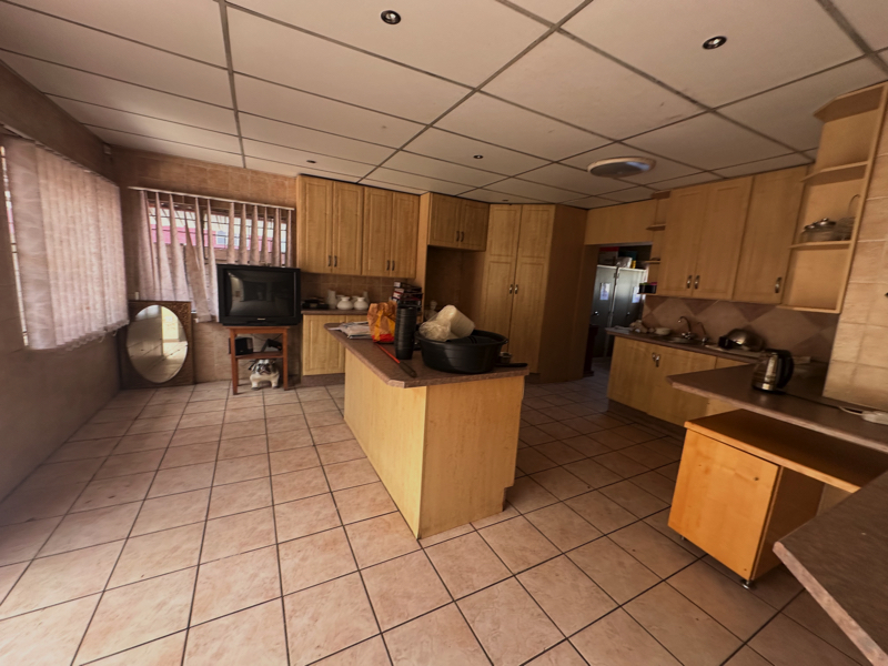 4 Bedroom Property for Sale in Unitas Park Gauteng
