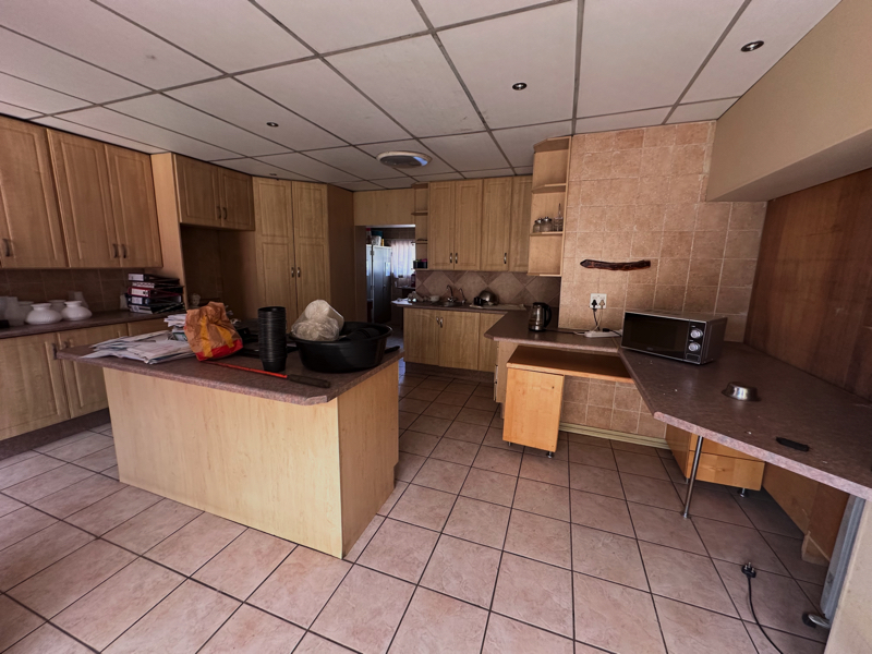 4 Bedroom Property for Sale in Unitas Park Gauteng