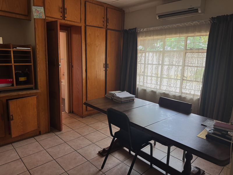 4 Bedroom Property for Sale in Unitas Park Gauteng