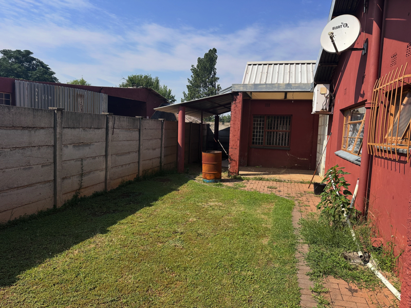 4 Bedroom Property for Sale in Unitas Park Gauteng