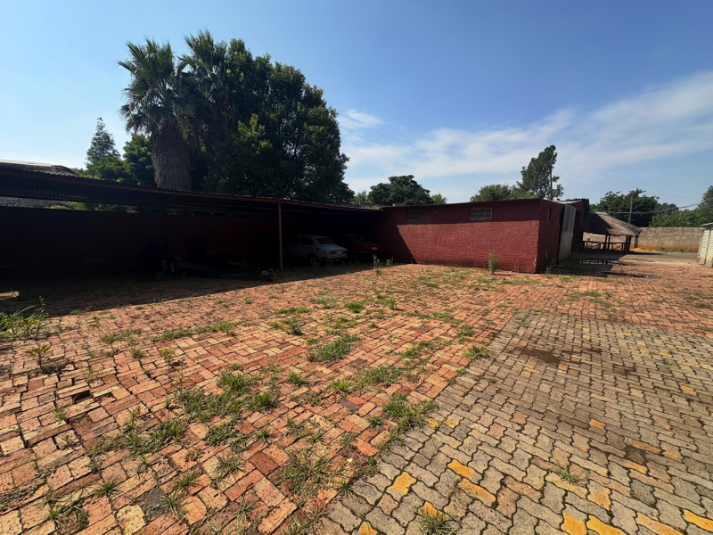4 Bedroom Property for Sale in Unitas Park Gauteng