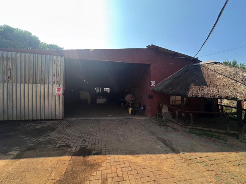 4 Bedroom Property for Sale in Unitas Park Gauteng