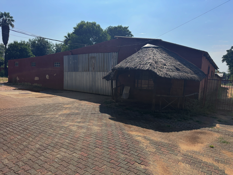 4 Bedroom Property for Sale in Unitas Park Gauteng