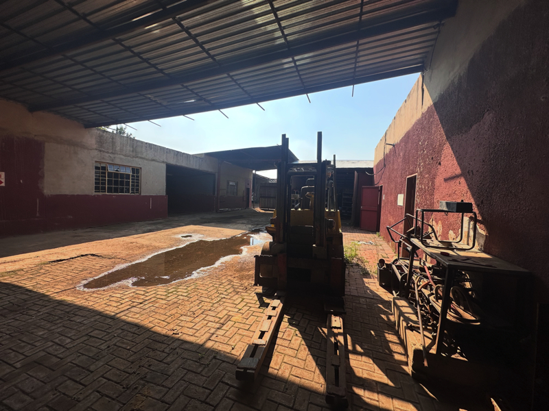 4 Bedroom Property for Sale in Unitas Park Gauteng