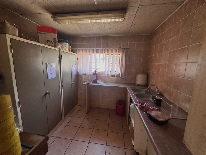 4 Bedroom Property for Sale in Unitas Park Gauteng