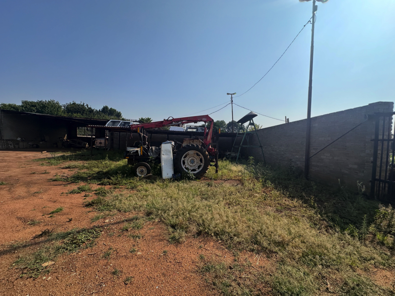 4 Bedroom Property for Sale in Unitas Park Gauteng