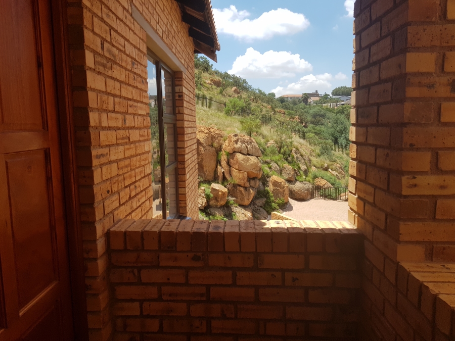 To Let 2 Bedroom Property for Rent in Oakdene Gauteng