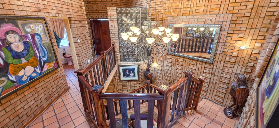 5 Bedroom Property for Sale in Magalieskruin Gauteng